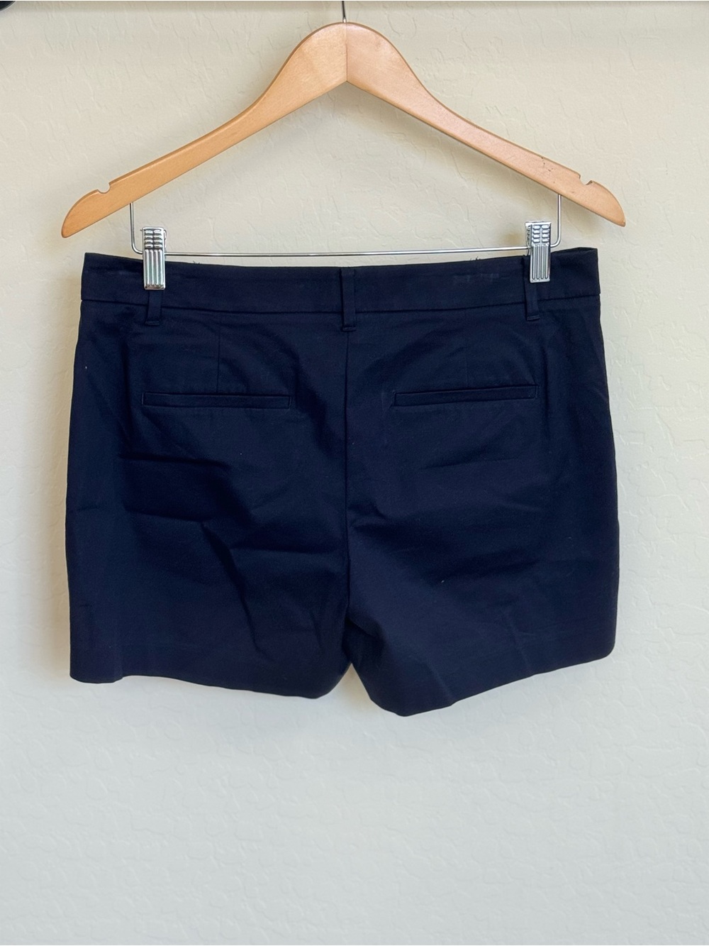 Ann Taylor Navy Blue Flat Front Chino Shorts - Size 6 - Picture 3 of 4